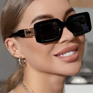 Chic Women's Square Fashion Sunglasses with Bold Gold Metal Chain Accent